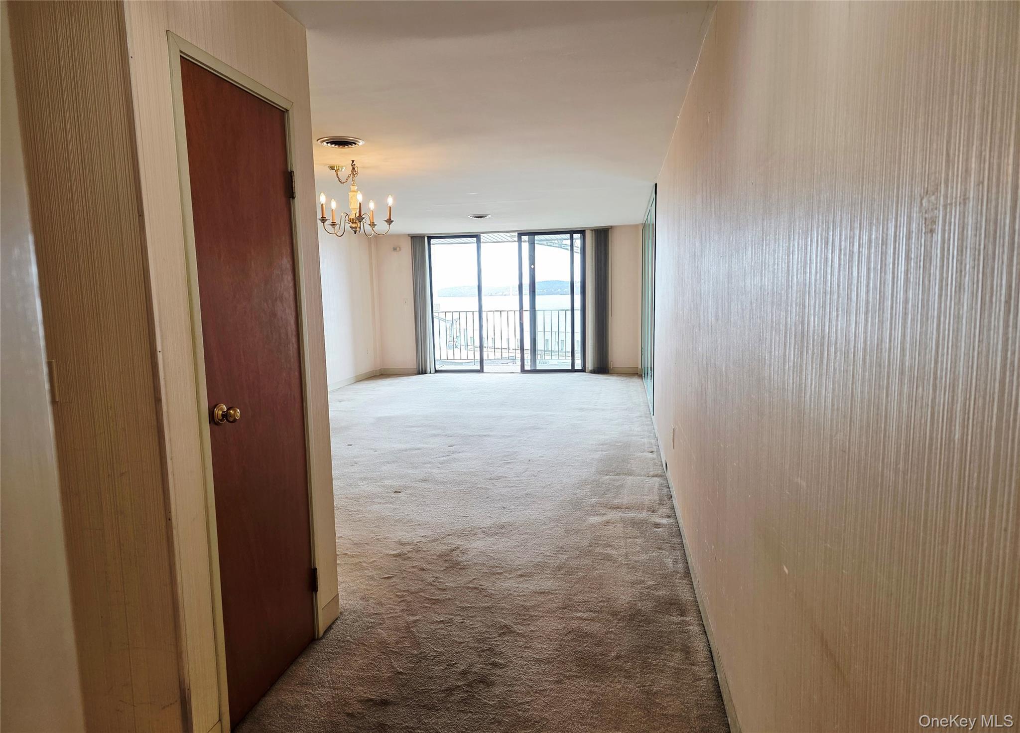 Image 4: Entrance Foyer Image 4: Entrance Foyer