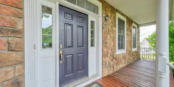 Image 4: Entry Image 4: Entry