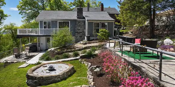 18 Pleasant Road