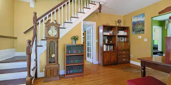 Image 3: Entrance Foyer Image 3: Entrance Foyer