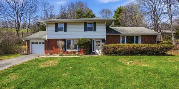 26 Lauretta Drive