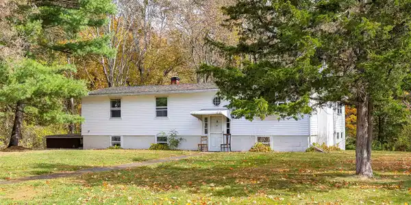 82 Lake Road