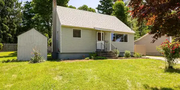 22 Howland Avenue