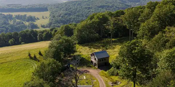 377 Reinertsen Hill Road