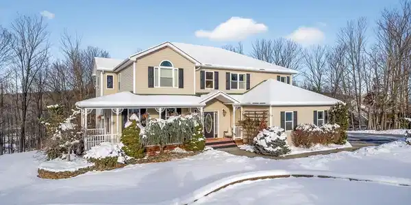 9 Country Woods Drive