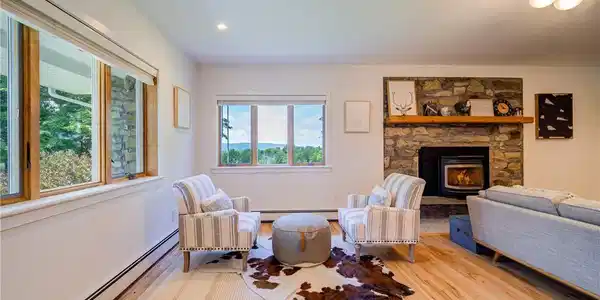 Image 4: Living Room Image 4: Living Room