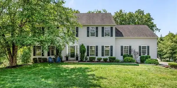 4 Carlisle Court