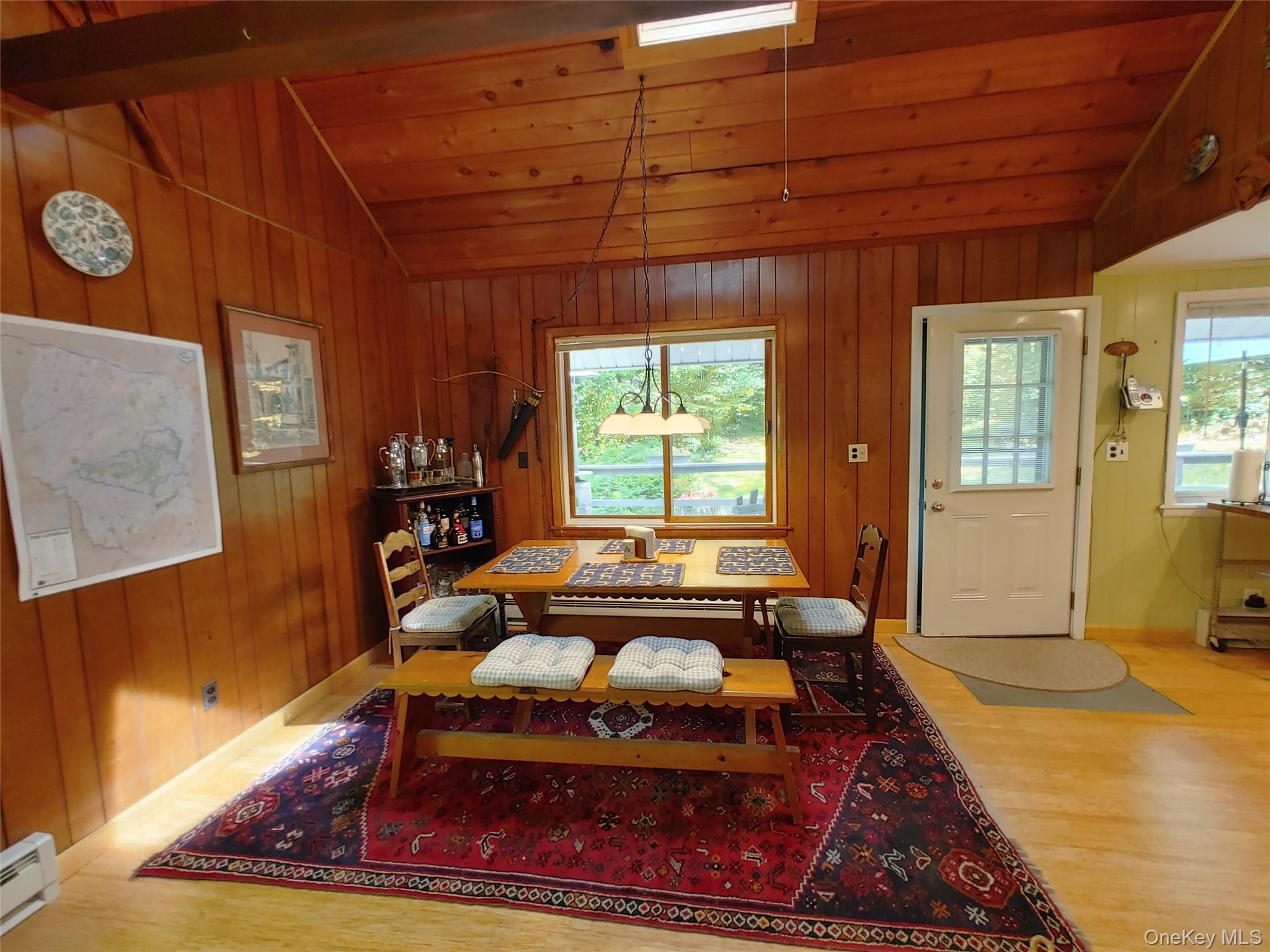 Image 4: Dining Area Image 4: Dining Area