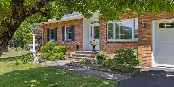 52 Brodhead Road