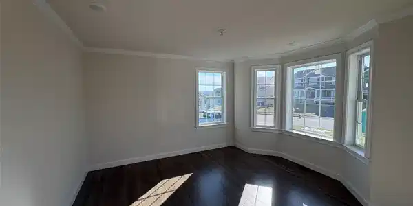 Image 4: Dining Room Image 4: Dining Room