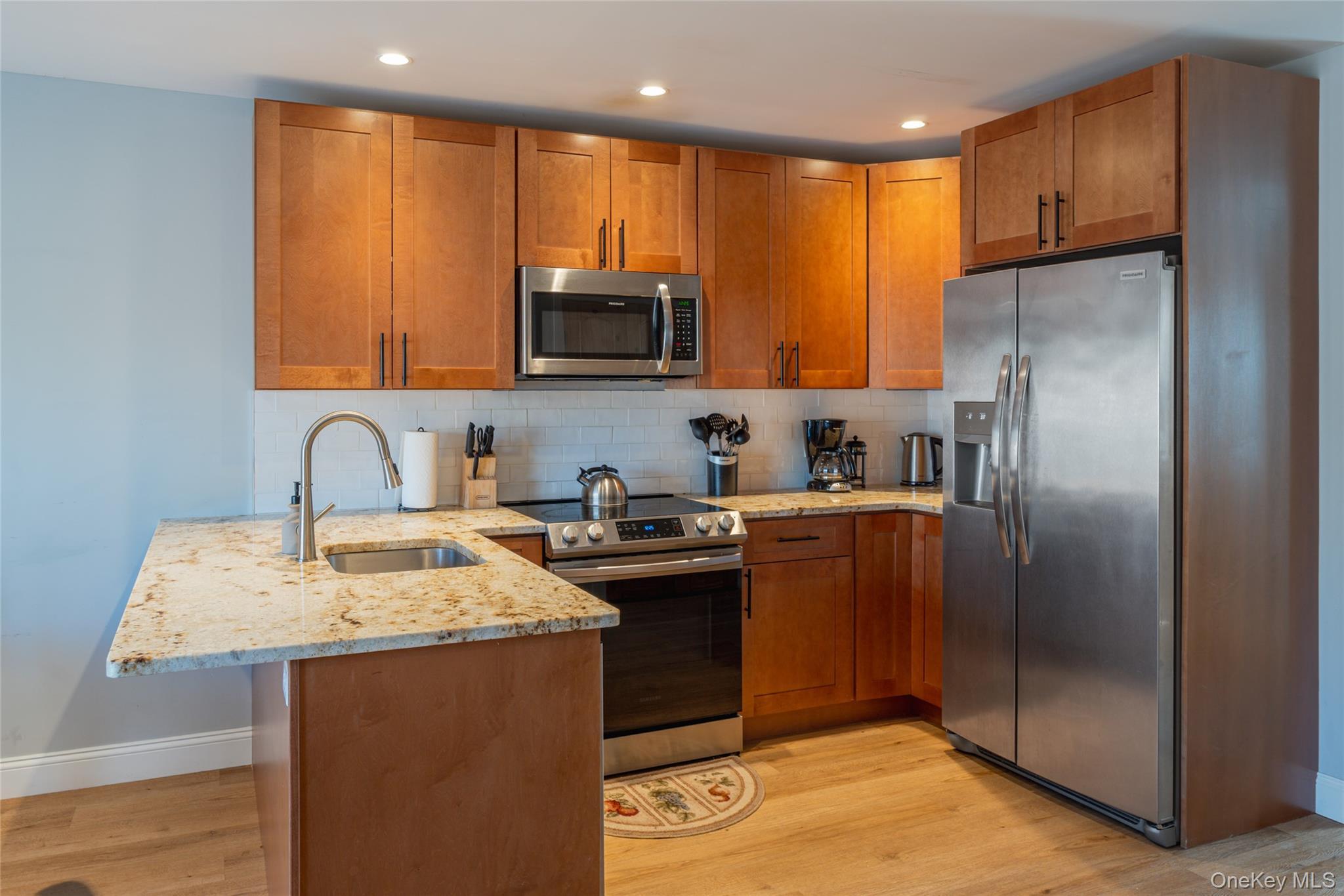 Image 4: Kitchen