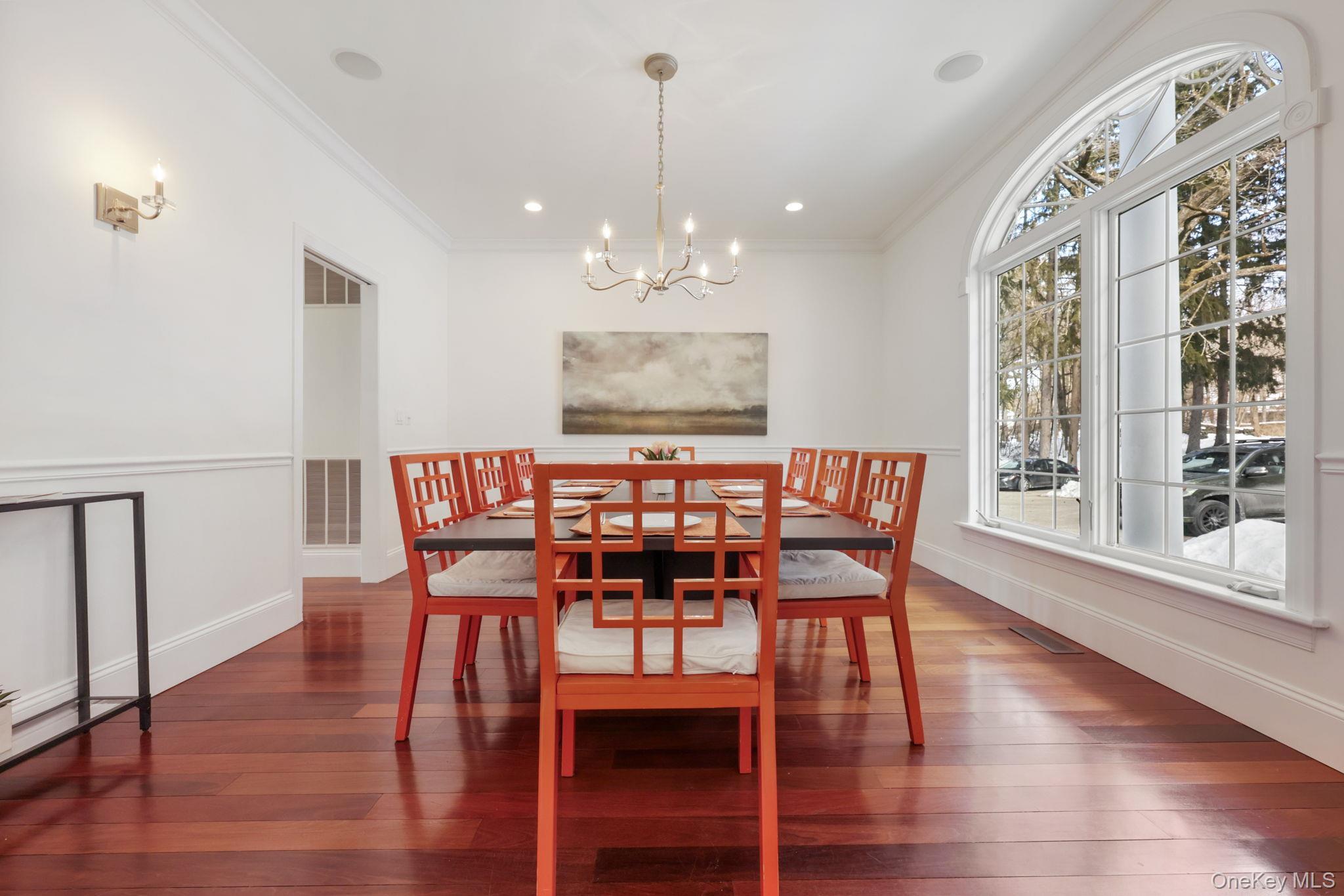 Image 4: Dining Room