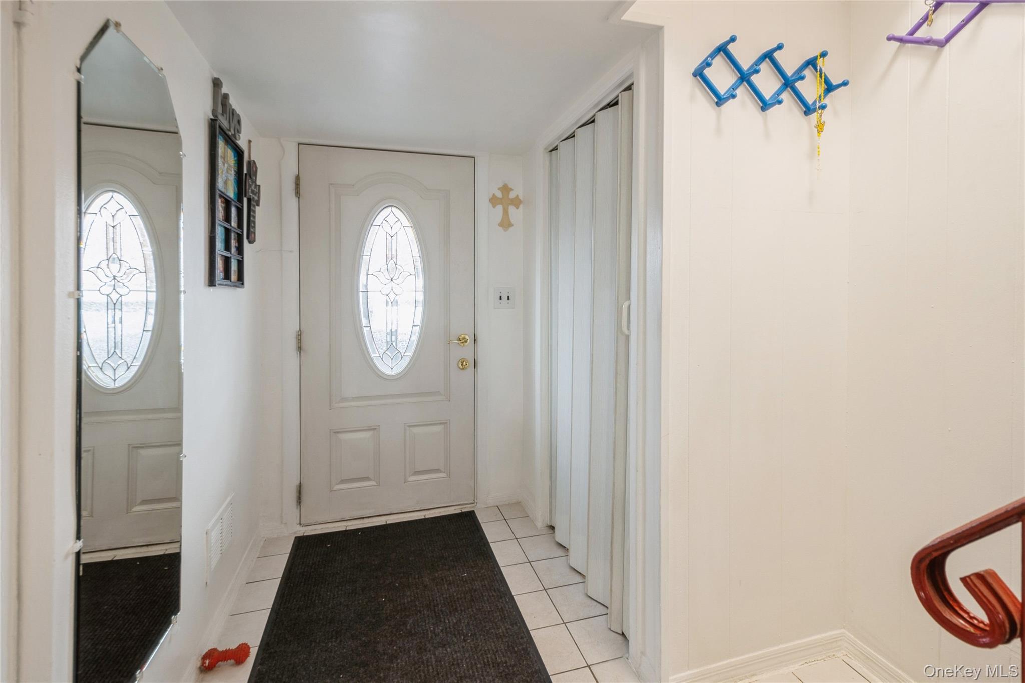 Image 2: Entry