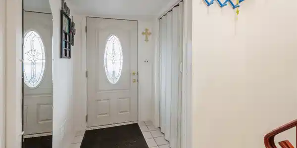 Image 2: Entry Image 2: Entry