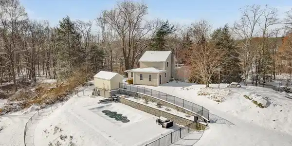 104 S Quaker Lane