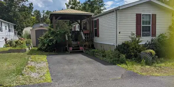 4 Treeline Circle