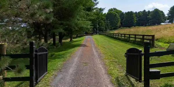 Image 2: Entry Image 2: Entry
