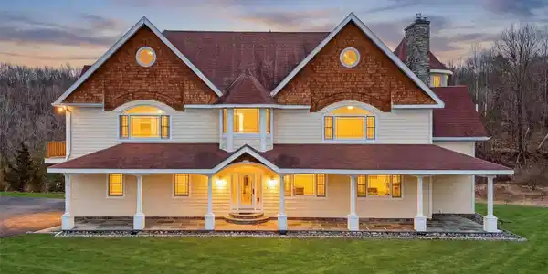 48 Eastview Lane