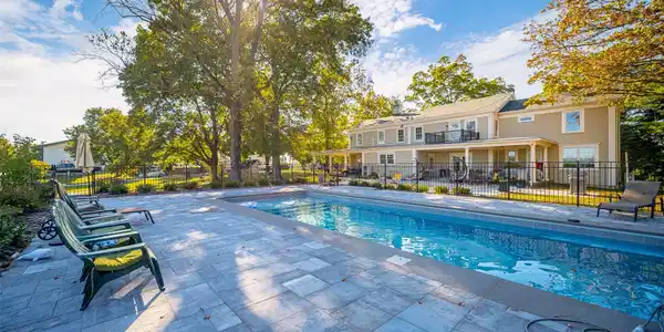 Image 4: Pool Image 4: Pool