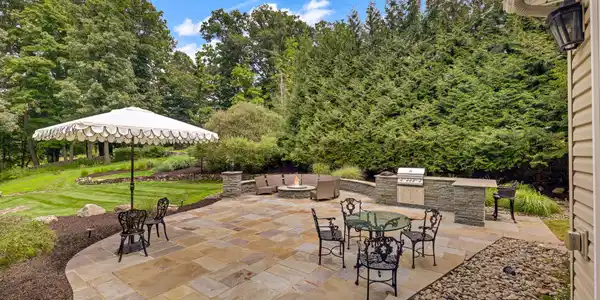 Image 4: Patio Image 4: Patio