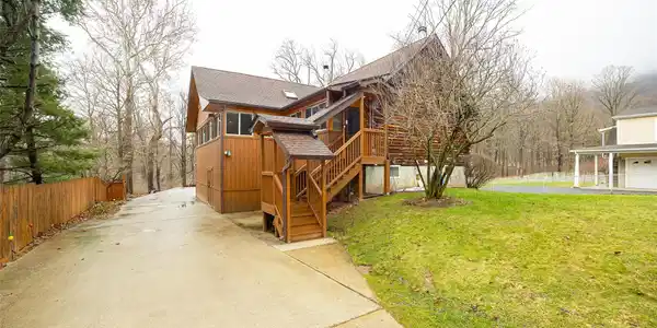 21 Old Town Road