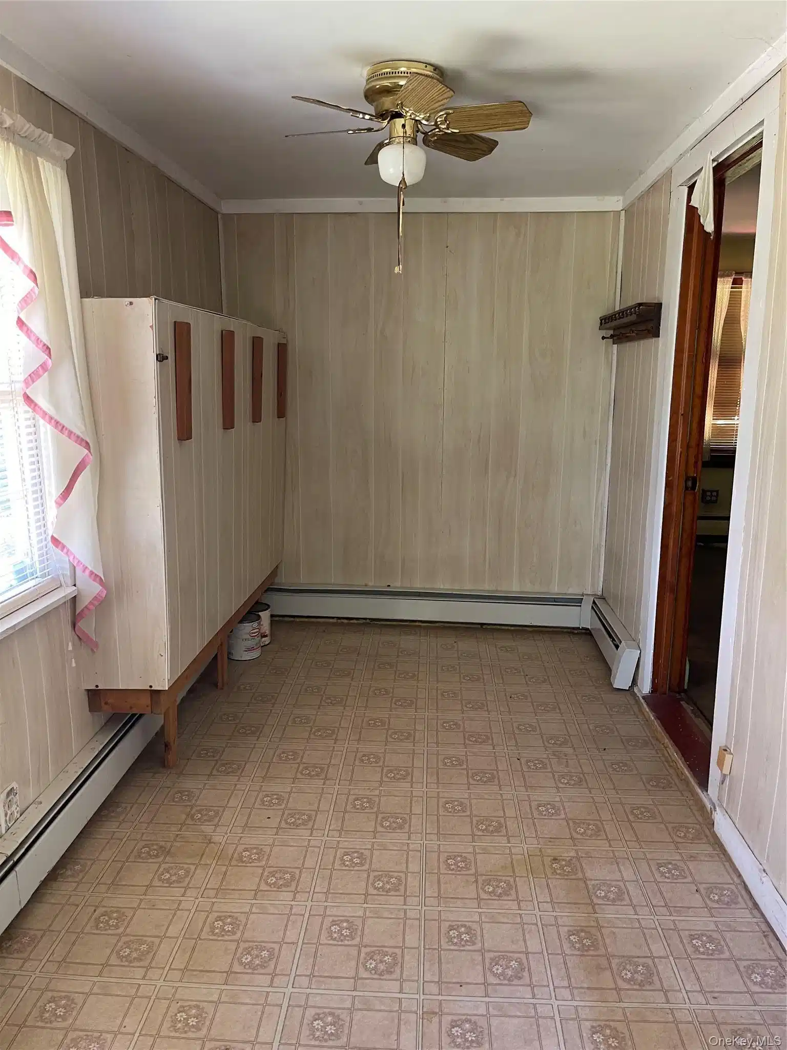 Image 1: Entry Image 1: Entry