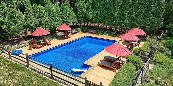 Image 4: Pool