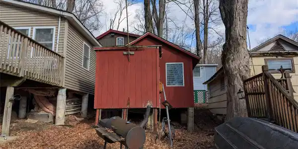 Image 3: Side of Structure Image 3: Side of Structure