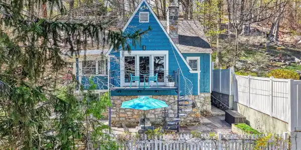 115 Tanglewylde Road