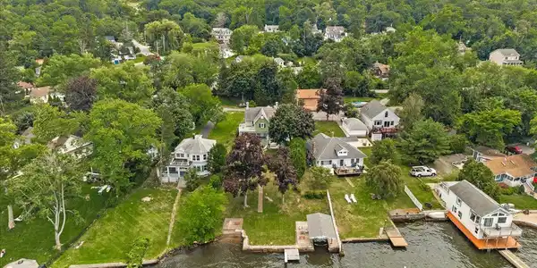 Image 3: Aerial View Image 3: Aerial View