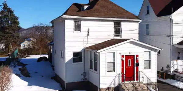 14 Lake Street