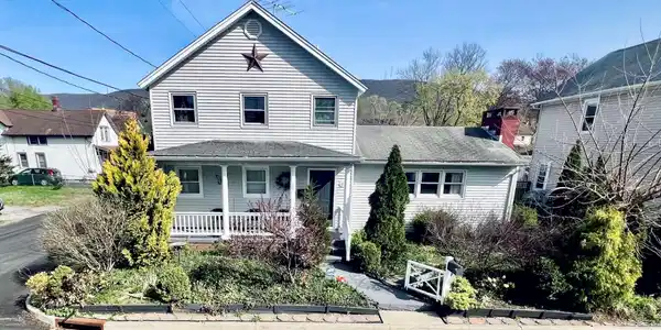 49 N Chestnut Street