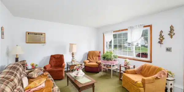 Image 4: Living Room Image 4: Living Room