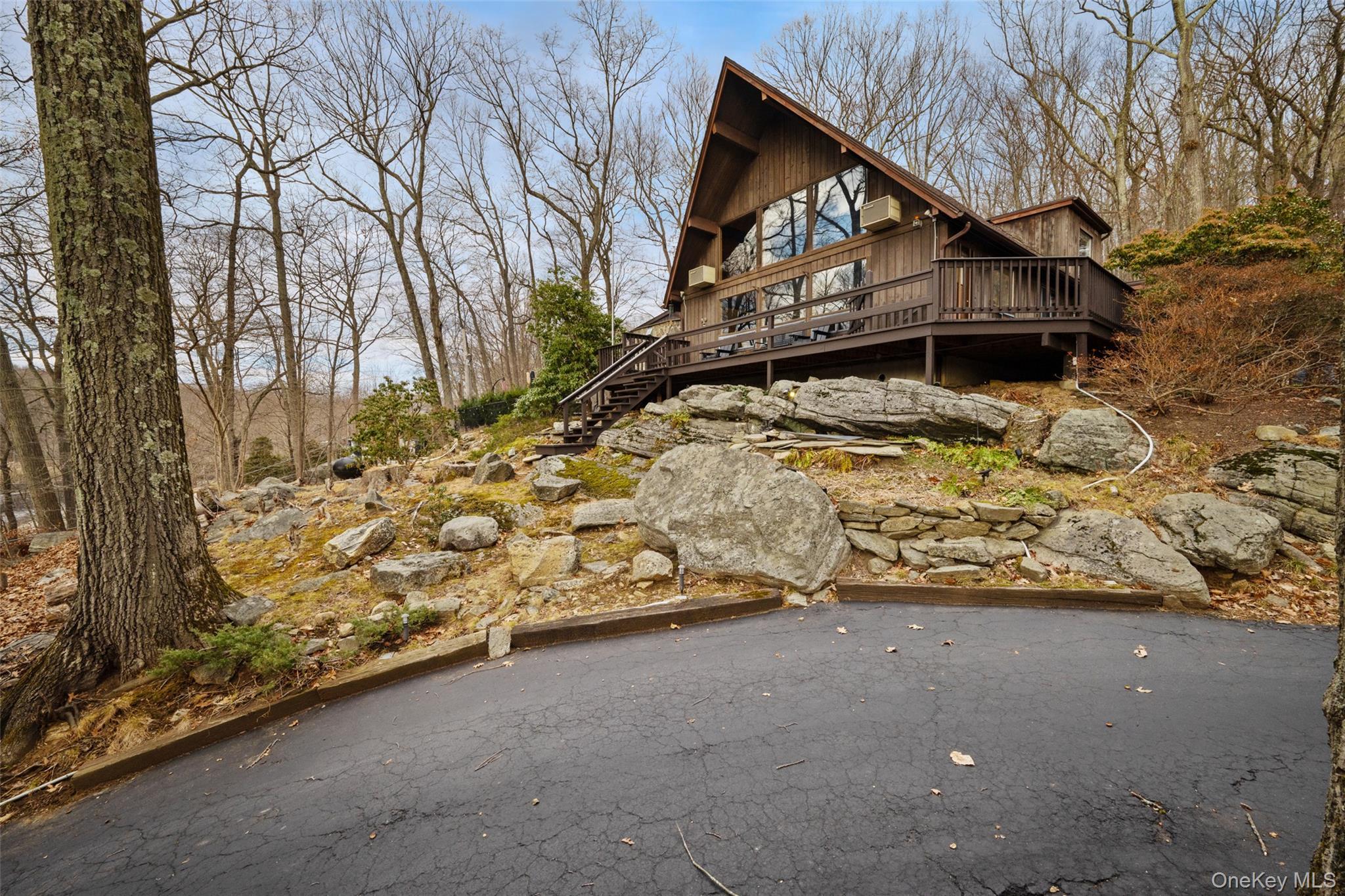 Image 4: Side of Structure