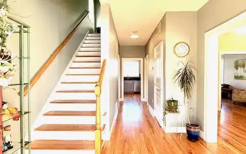Image 3: Entrance Foyer Image 3: Entrance Foyer