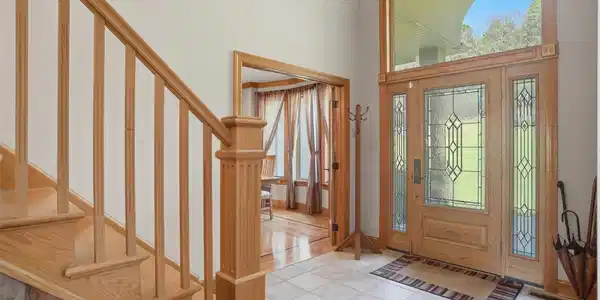 Image 3: Entrance Foyer Image 3: Entrance Foyer