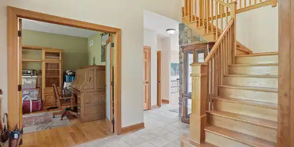 Image 4: Entrance Foyer Image 4: Entrance Foyer