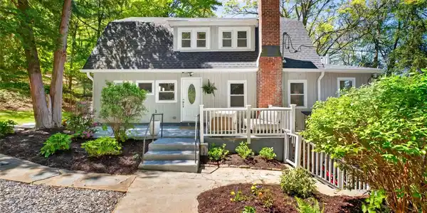 20 Hillside Avenue