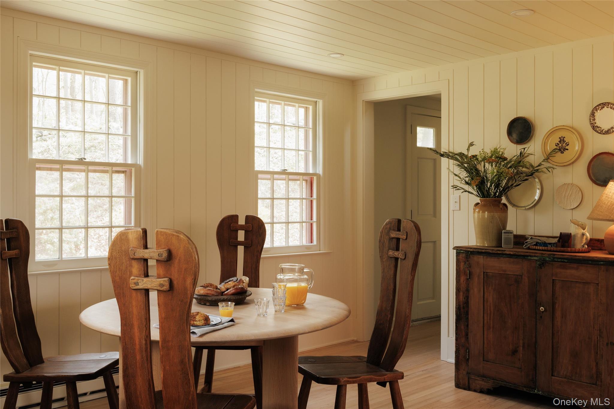 Image 4: Dining Area