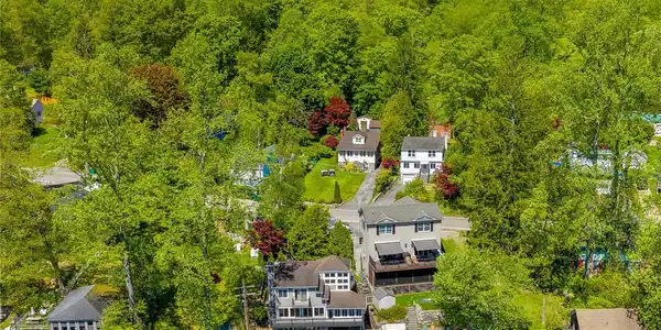 Image 4: Aerial View Image 4: Aerial View