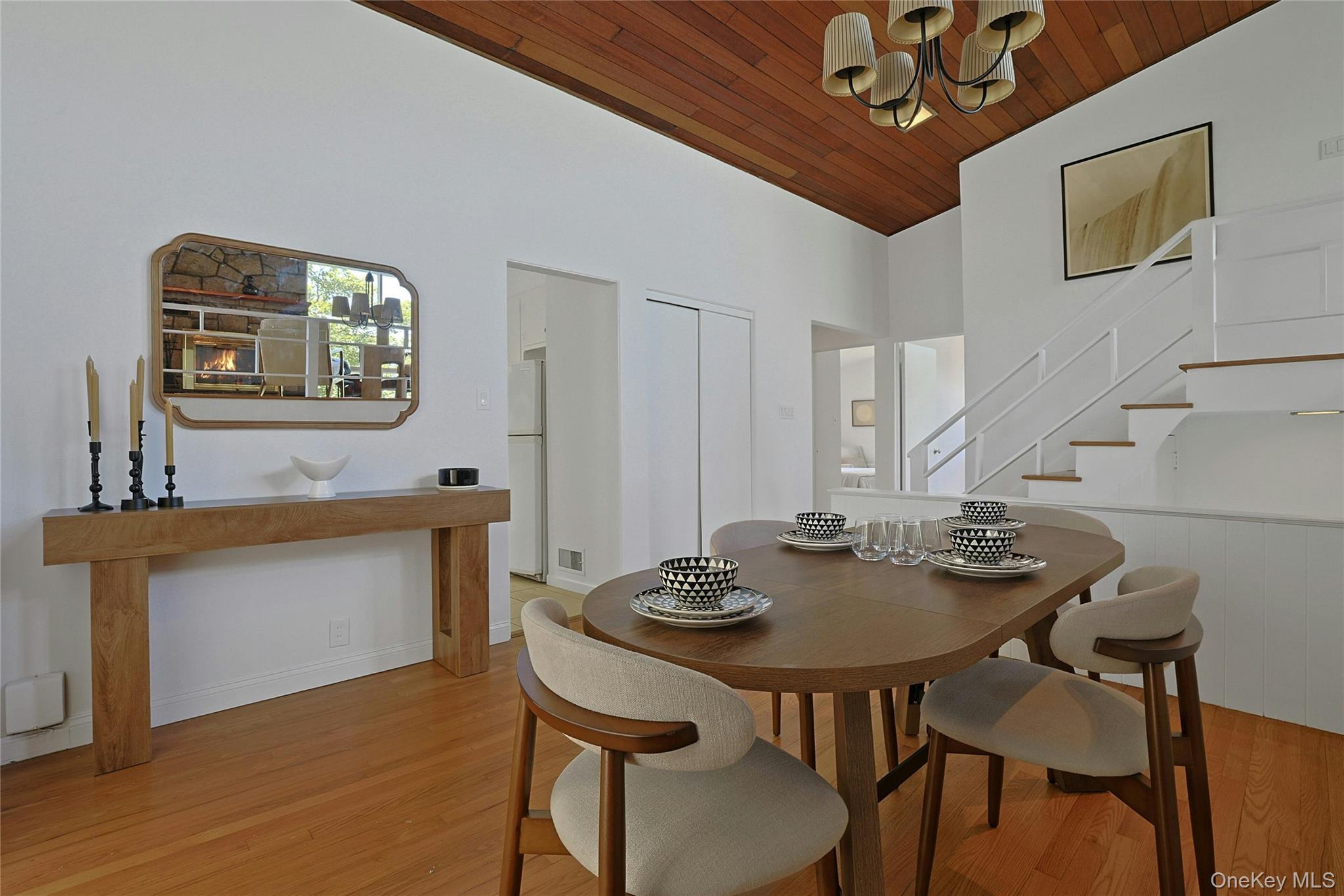 Image 3: Dining Room
