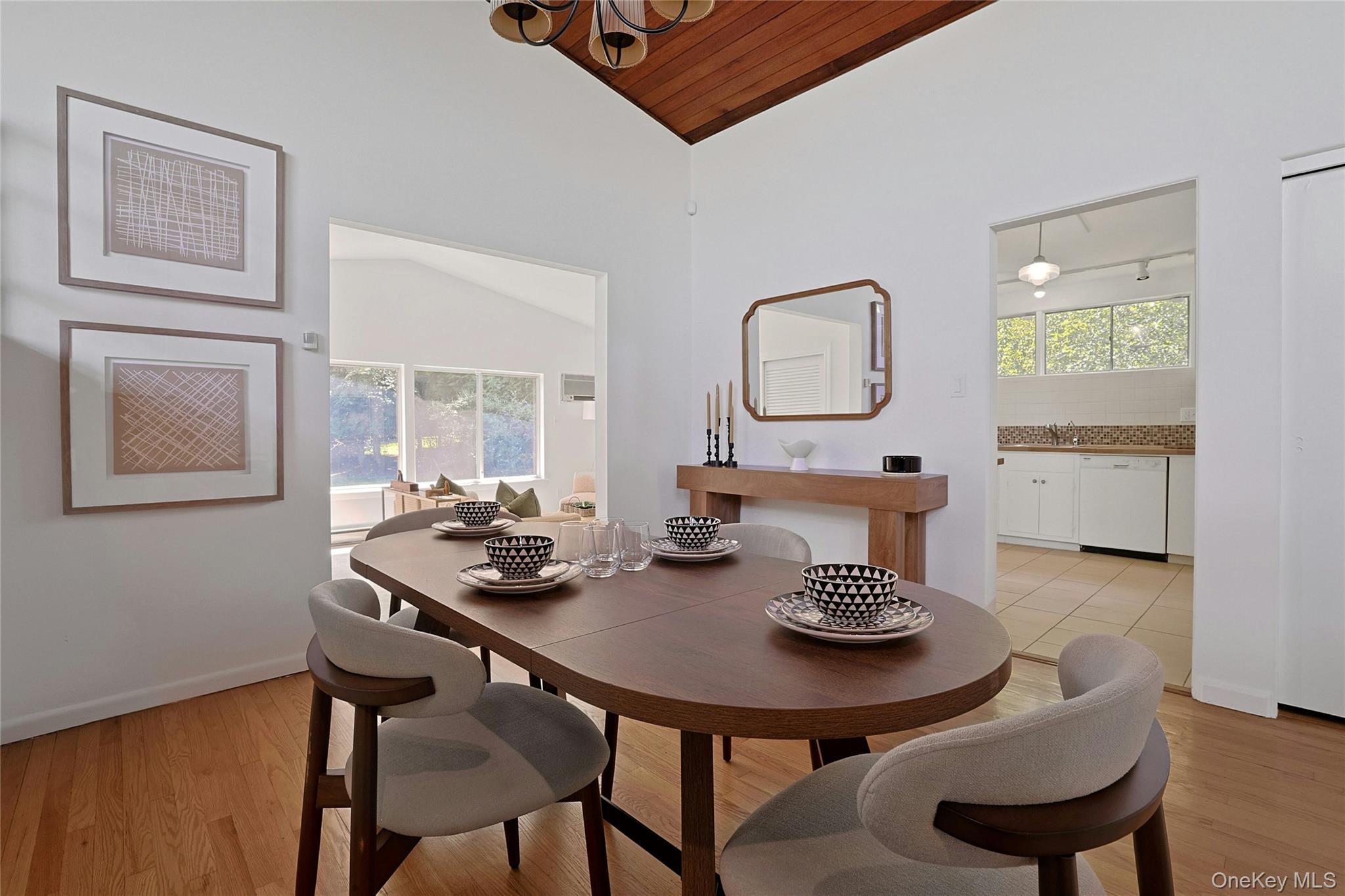 Image 4: Dining Room
