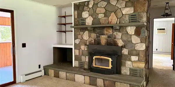 Image 4: Fireplace Image 4: Fireplace