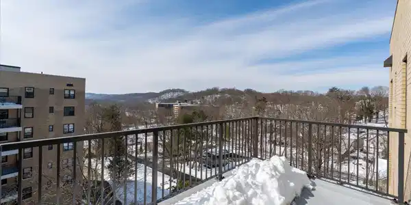 Image 2: Balcony Image 2: Balcony