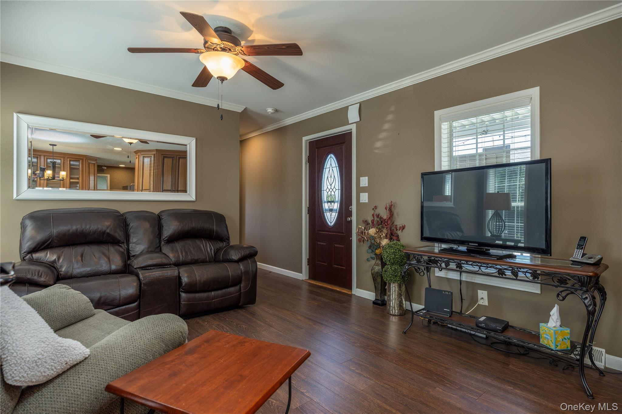 Image 3: Living Room Image 3: Living Room