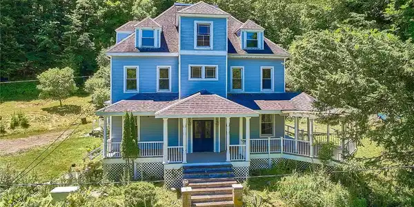 807 Swiss Hill Road N