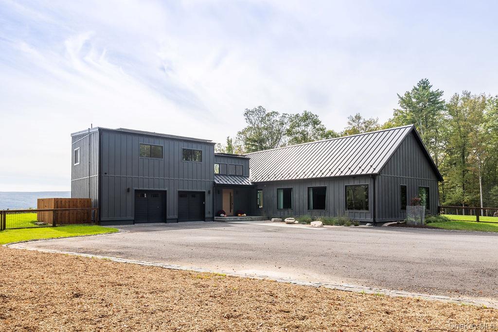 Image 4: Front of Structure Image 4: Front of Structure