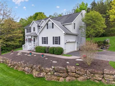 14 Sawyers Peak Drive