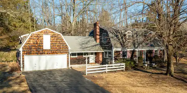 4 McAllister Drive