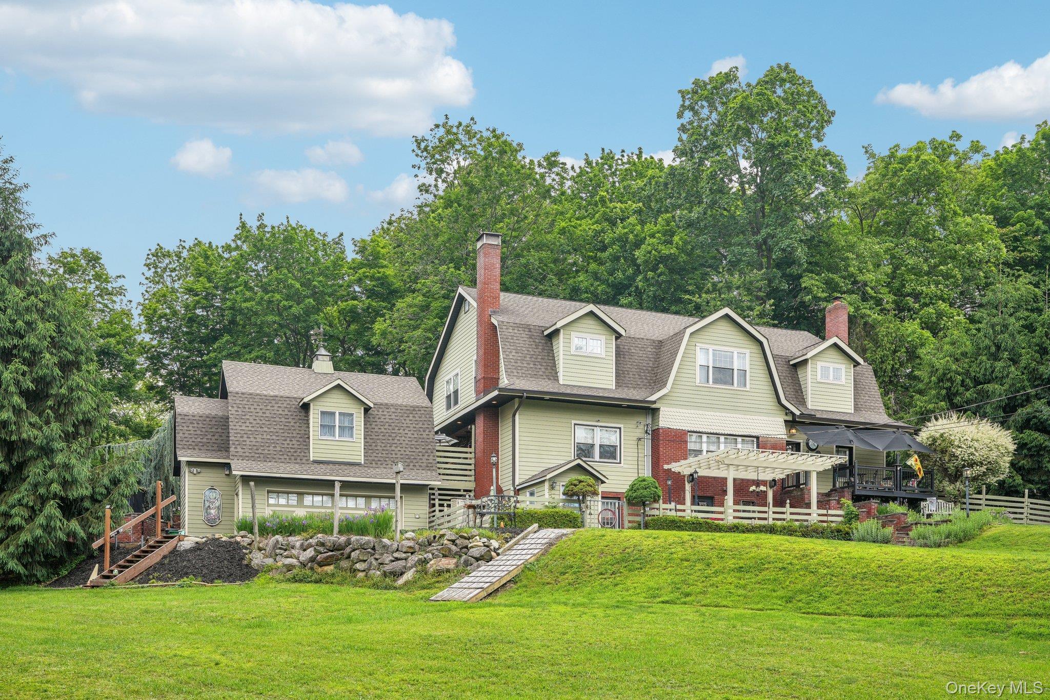 Image 1: Front of Structure